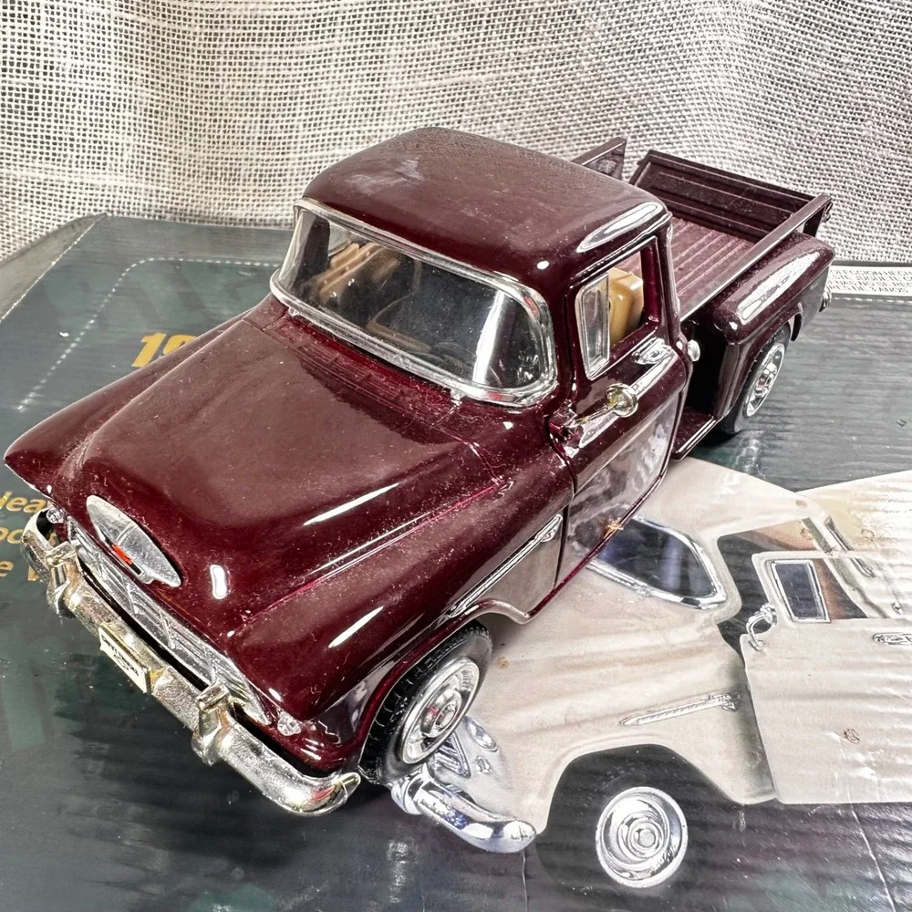Superior 1955 Chevy 3100 Stepside 1:24 Diecast Truck Lot of 3 w/ Display READ